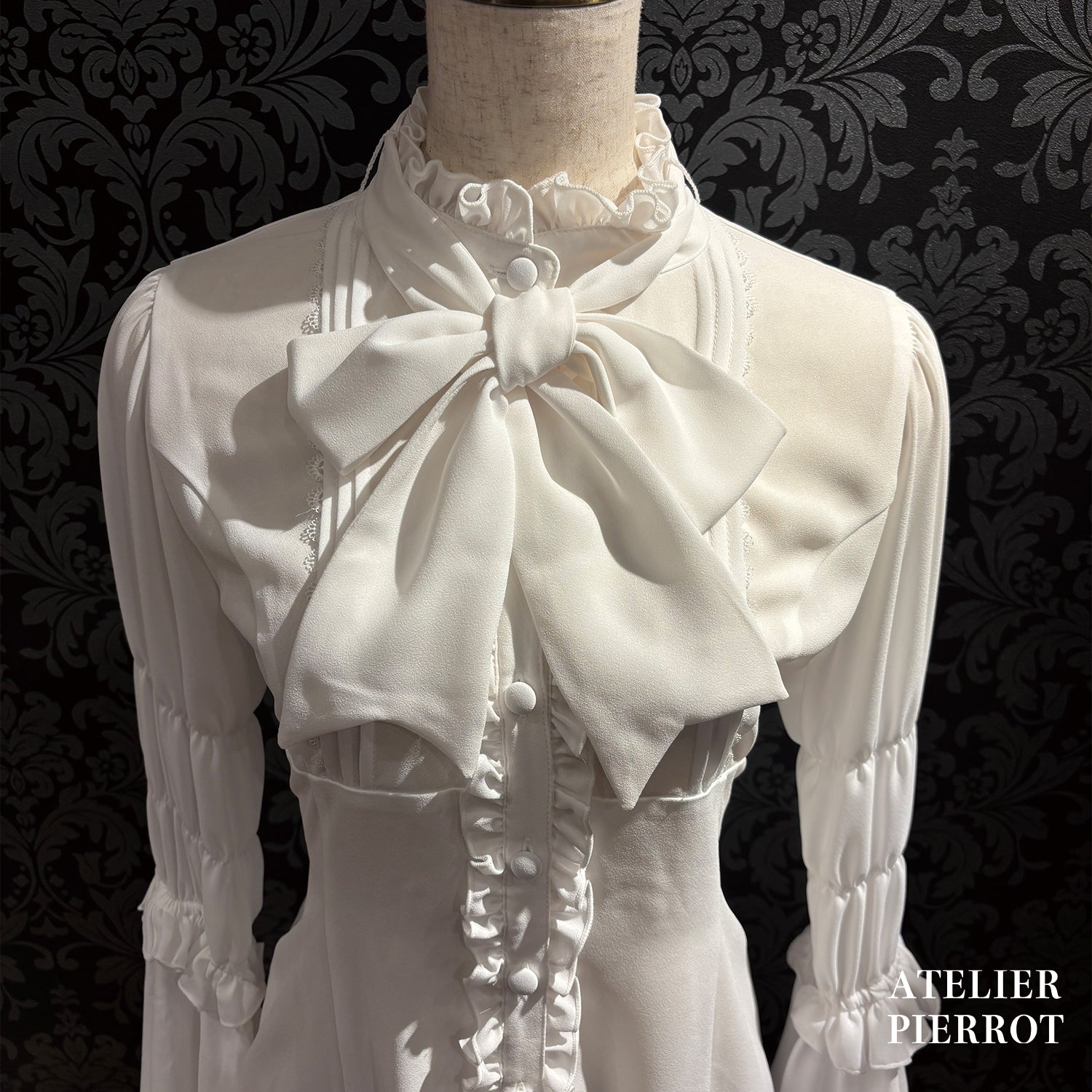 【ATELIER PIERROT】Stand Collar Princess Sleeve Blouse White/Black