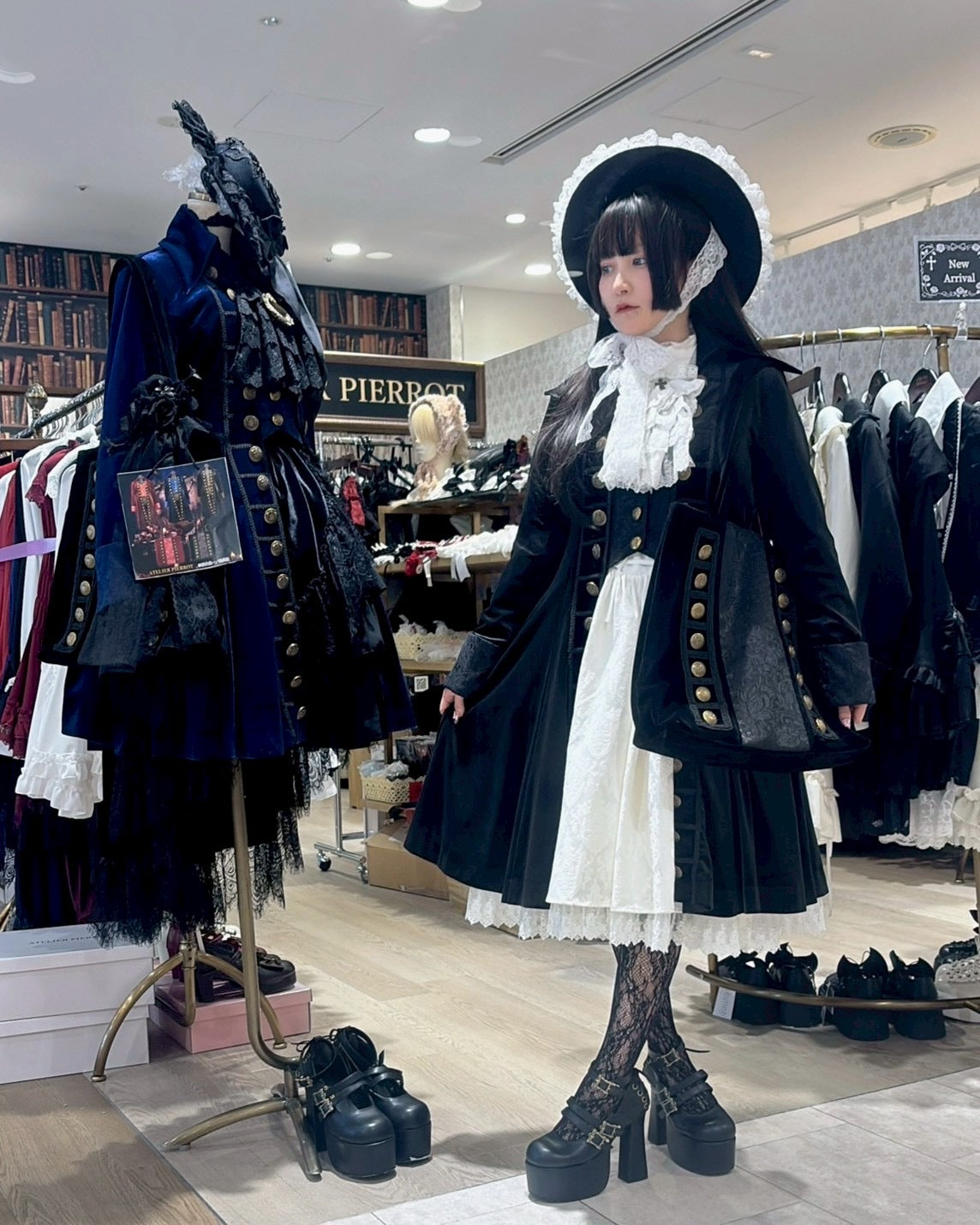 【ATELIER PIERROT】 「 イノサン 」 ロングジャケット 赤 ( 刺繍あり ) /青( 刺繍なし ) /黒 ( 刺繍なし )