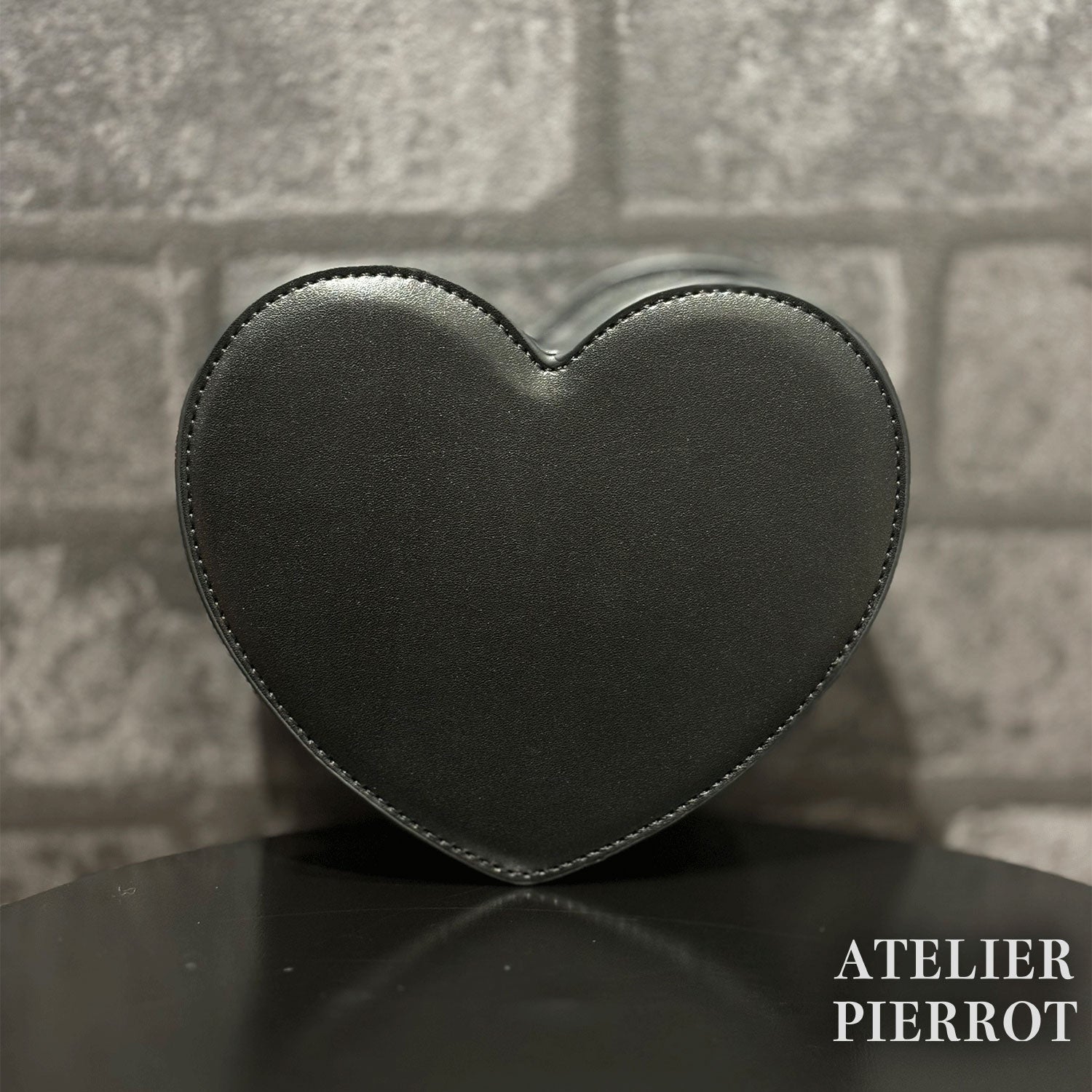 【ATELIER PIERROT】 Mended Heart Shoulder BAG White/Bordeaux/Black ★Released in mid-February★