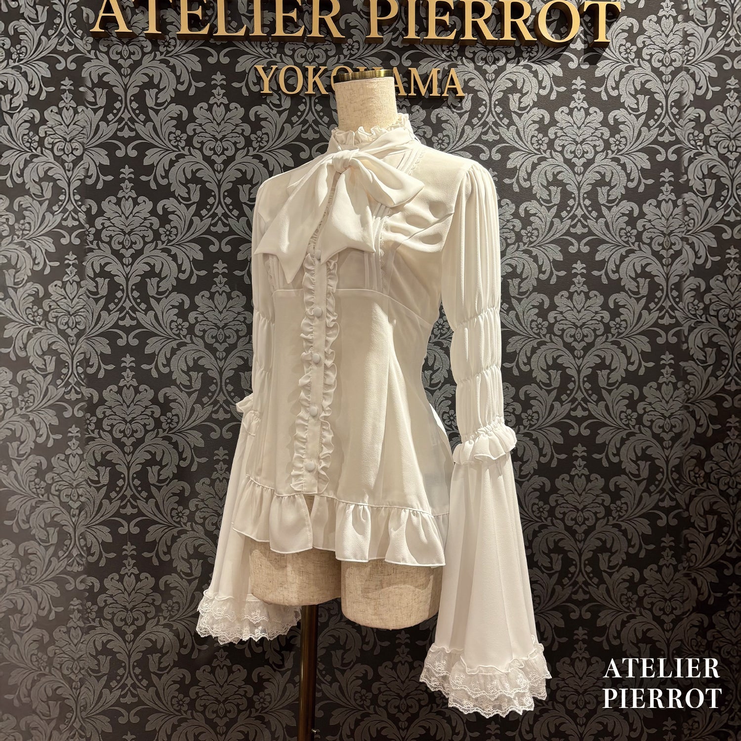 【ATELIER PIERROT】Stand Collar Princess Sleeve Blouse White/Black