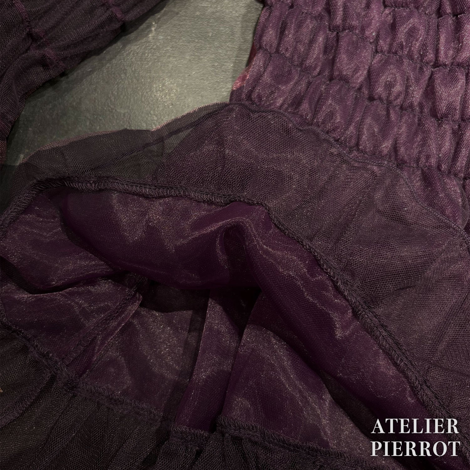 【ATELIER PIERROT】 Sheer Off-Shoulder Shirring Blouse ホワイト/ピンク/グレー/ボルドー/パープル/ブラック