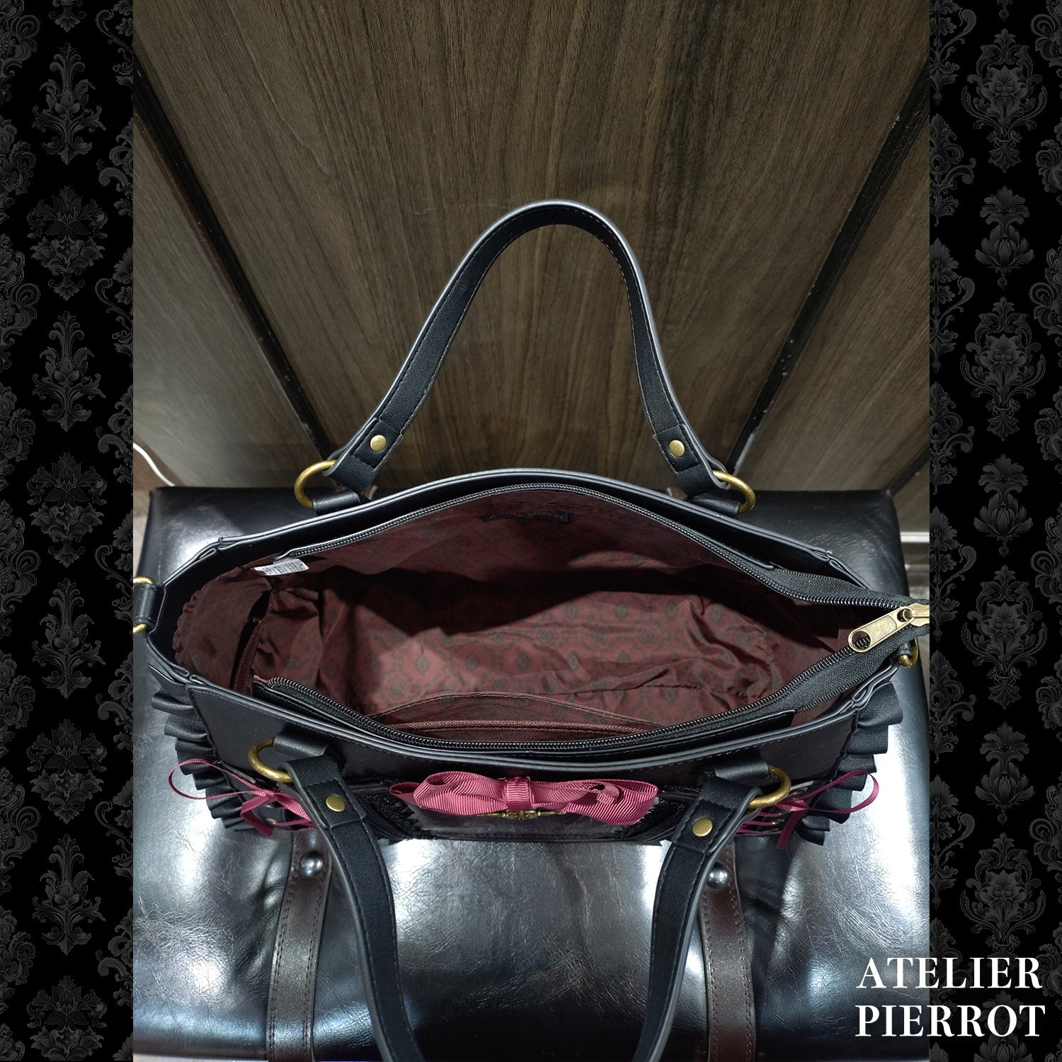 【ATELIER PIERROT】 ★ご予約受付中★ “Secret Reliquary” Lace-Up Bag ホワイト/ブラック×ボルドー/ブラック