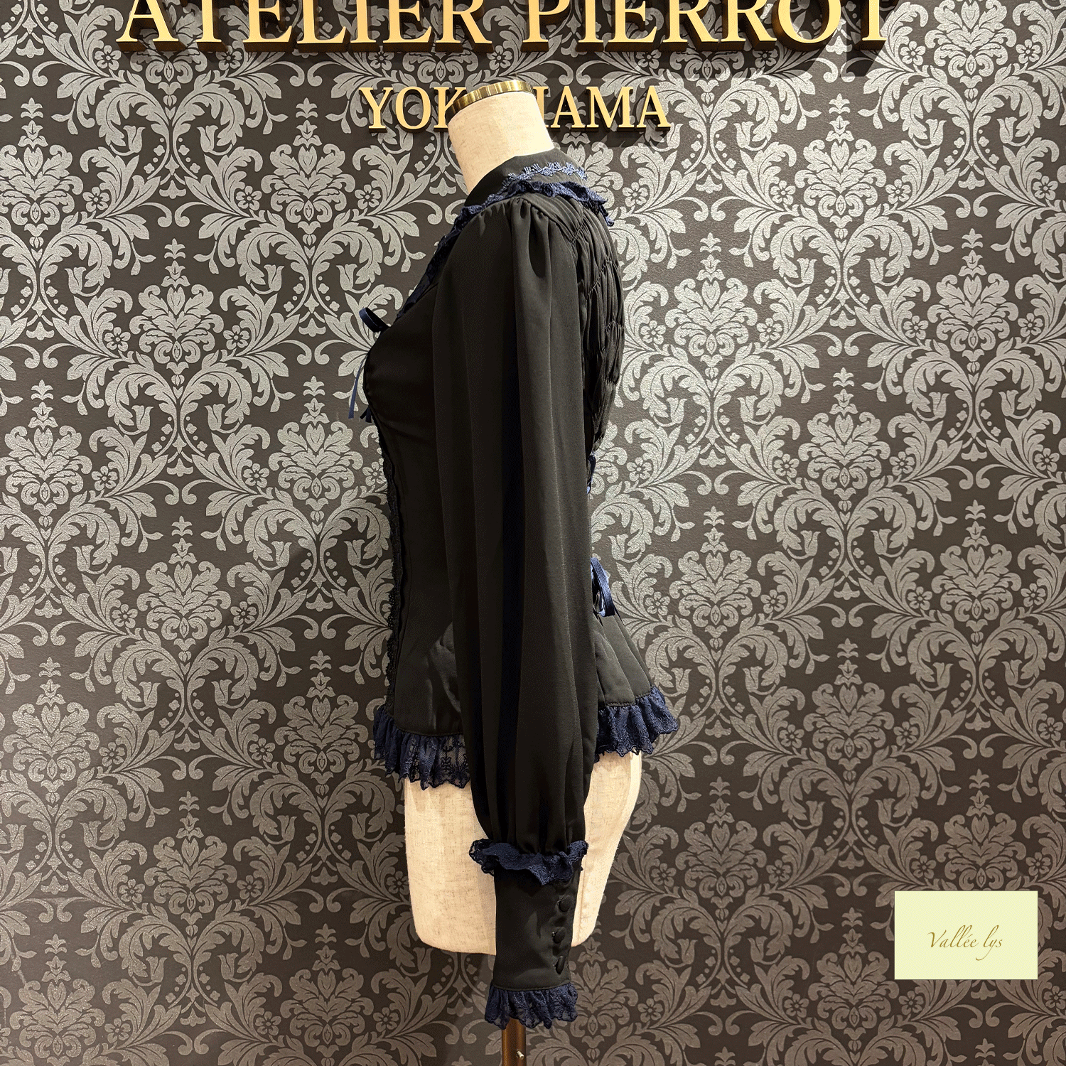 【Vallée lys】ヴァレリス Dreams Ladder Lace Long Sleeved Blouse ホワイト/ブラック×ホワイト/ブラック×ボルドー/ブラック×ネイビー/ブラック ★8月下旬発売★