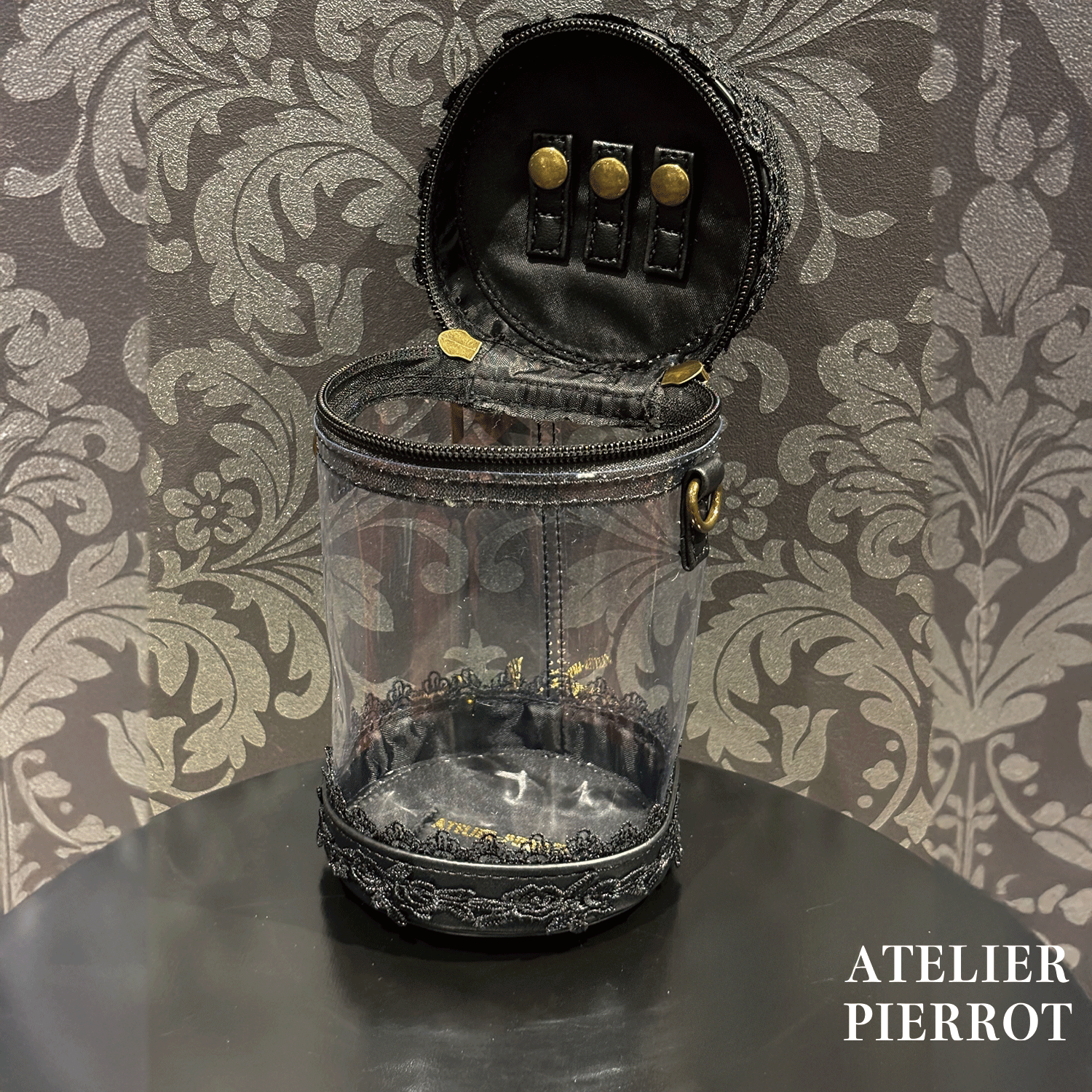 【ATELIER PIERROT】 “Throne” Doll Pouch ホワイト/ボルドー/ブラック ★11月中旬〜下旬発売★