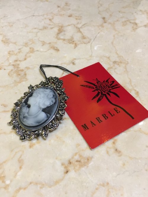 【MARBLE】マーブル カメオブローチ:黒カメオ×シルバー