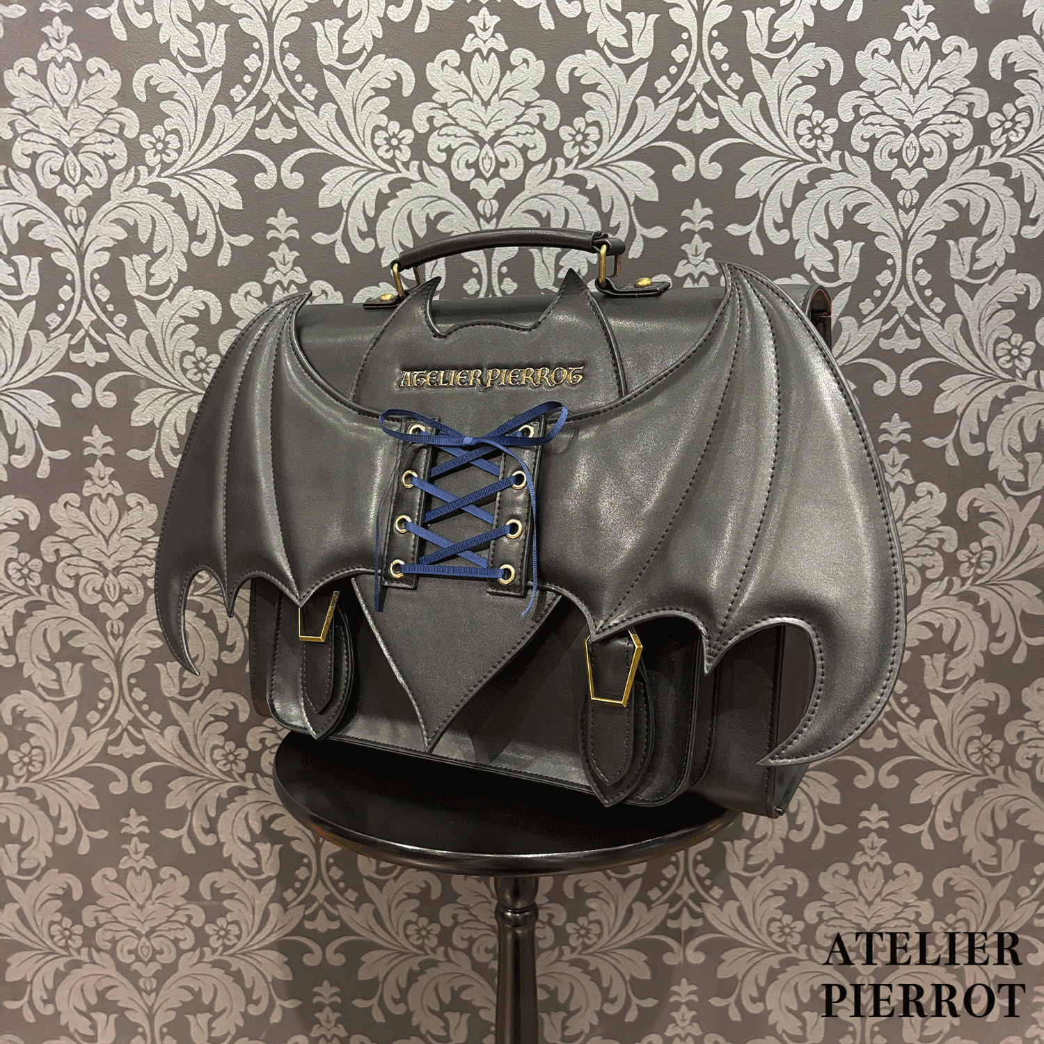 【ATELIER PIERROT】“夜間墳墓” Batwing Satchel Bordeaux/Navy/Black
