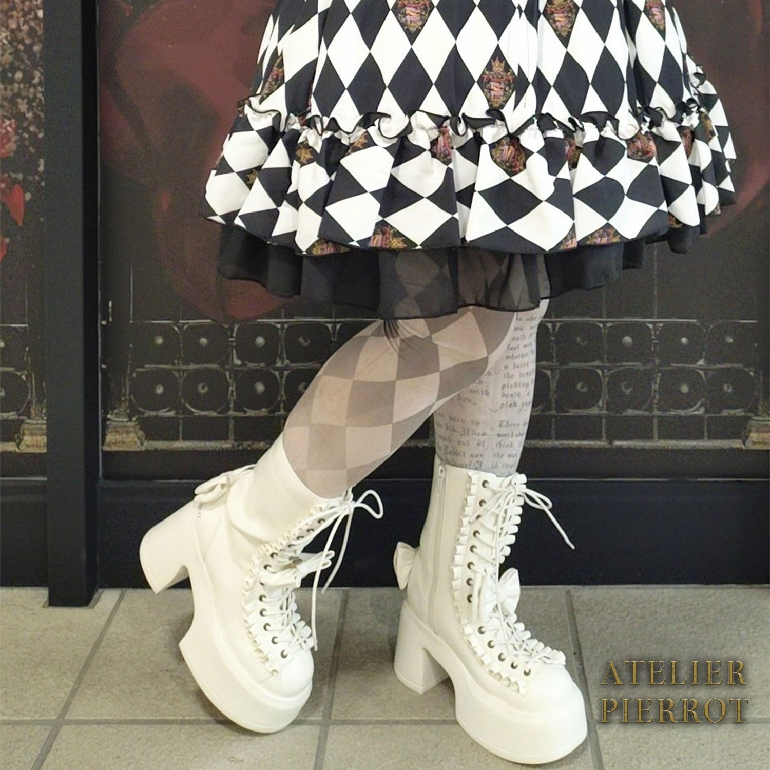 【ATELIER PIERROTChunky Frilled Ribbon Boots白色/黑色S /M /L/XL