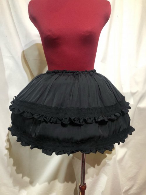 【MARBLE】マーブル リボン&レース飾りフリルスカート(パニエ入り):黒×黒レース