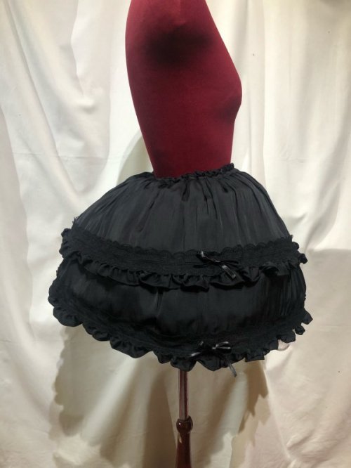 【MARBLE】マーブル リボン&レース飾りフリルスカート(パニエ入り):黒×黒レース