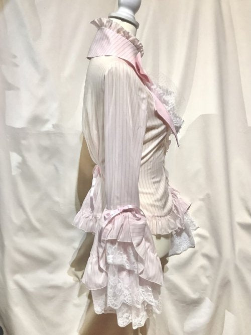 【MARBLE】マーブル 別タイ付きクラシカルデコレーションブラウス:ピンクストライプ×ピンク×白レース