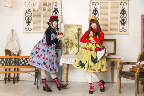 【MorunxMuuna Stoik】 「魔女の庭~りんごフェア~」ワンピース