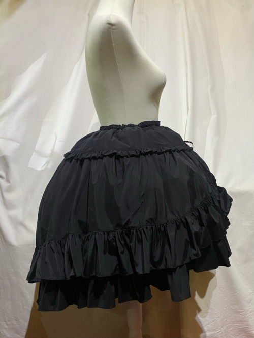【MARBLE】マーブル 編み上げ巻きフリルスカート:黒