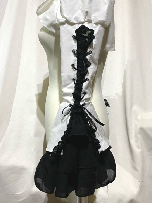 【MARBLE】マーブル 編み上げボリュームフリルショートジャケット:白×黒フリル