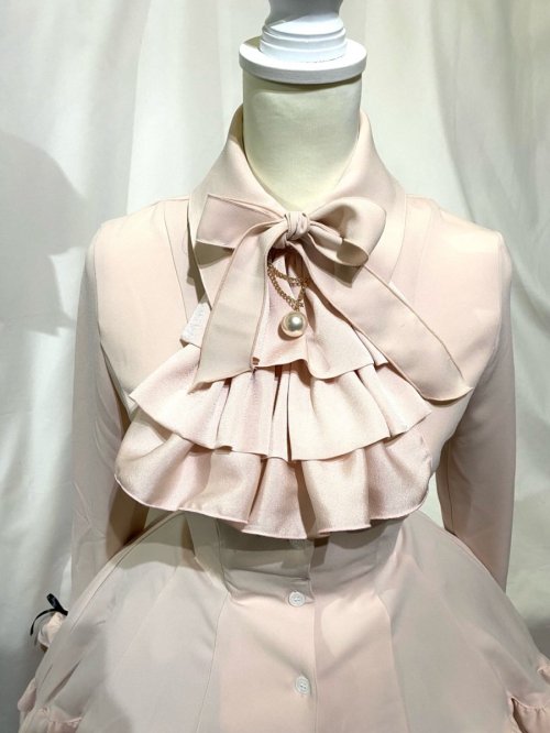 【MARBLE】マーブル ゴシック調ダイヤカットタイ付きブラウス型ワンピース:薄ピンク×白パール