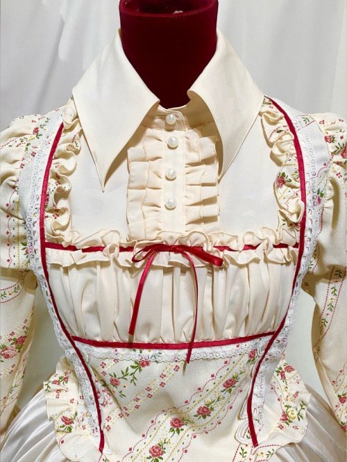 【MARBLE】マーブル ブラウス&スカートセットアップ風全身コーディネートワンピース:オフ白×オフ白赤バラアンティーク柄(スカート後ろオフ白無地)