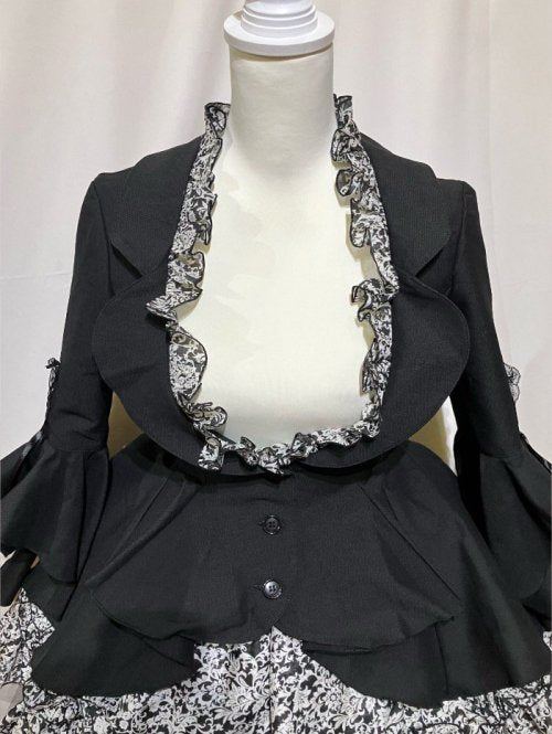 【MARBLE】マーブル フレアドレープテーラードジャケット+レイヤードフリルスカート:黒×黒地白ゴシック柄フリル×黒レース (黒地白ゴシック柄スカート)