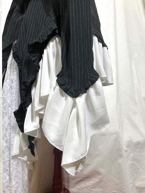 【MARBLE】マーブル タイ付きドレープ飾りゴシックエレガンスブラウスワンピース:黒白ストライプ×白フリル