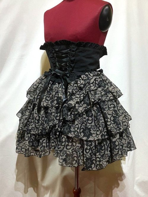 【MARBLE】マーブル ハイウエスト編み上げスパイラルフリルスカート:黒×黒花アンティーク柄フリル