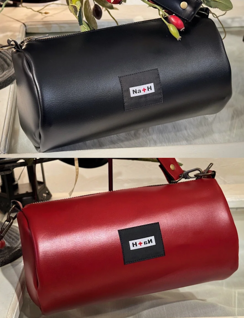 【Na+H】エヌエープラスエイチ hmドラムバッグ (黒/赤)