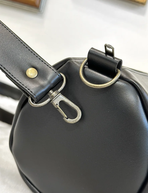 【Na+H】エヌエープラスエイチ hmドラムバッグ (黒/赤)