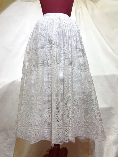 【MARBLE】マーブル レース刺繍柄ティアード風ロングスカート:白