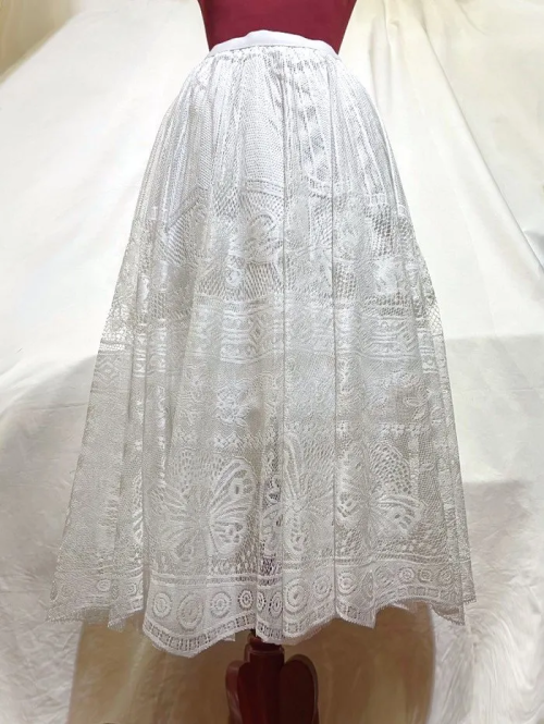 【MARBLE】マーブル レース刺繍柄ティアード風ロングスカート:白