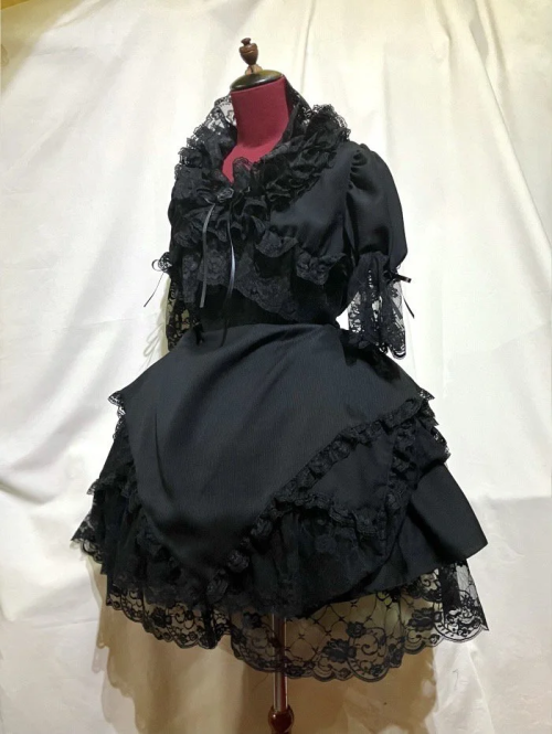 【MARBLE】マーブル 切り替え総フリルワンピース+パニエ入りボリュームレース付きスカート:黒ストライプ×黒レース