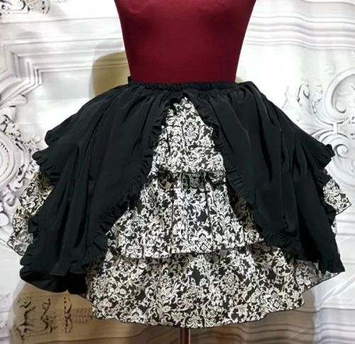 【MARBLE】マーブル パ二エ入り3段スカート +タック変形スカート:黒×黒地白ゴシック