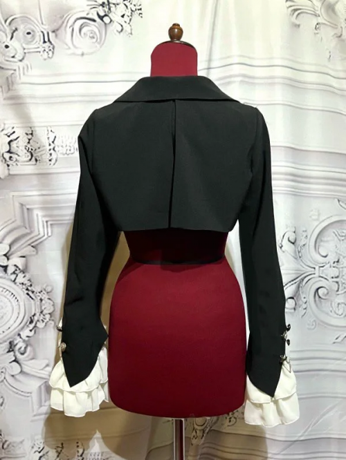 【MARBLE】マーブル エンブレムチェーン付き姫袖ショートジャケット:黒×白フリル