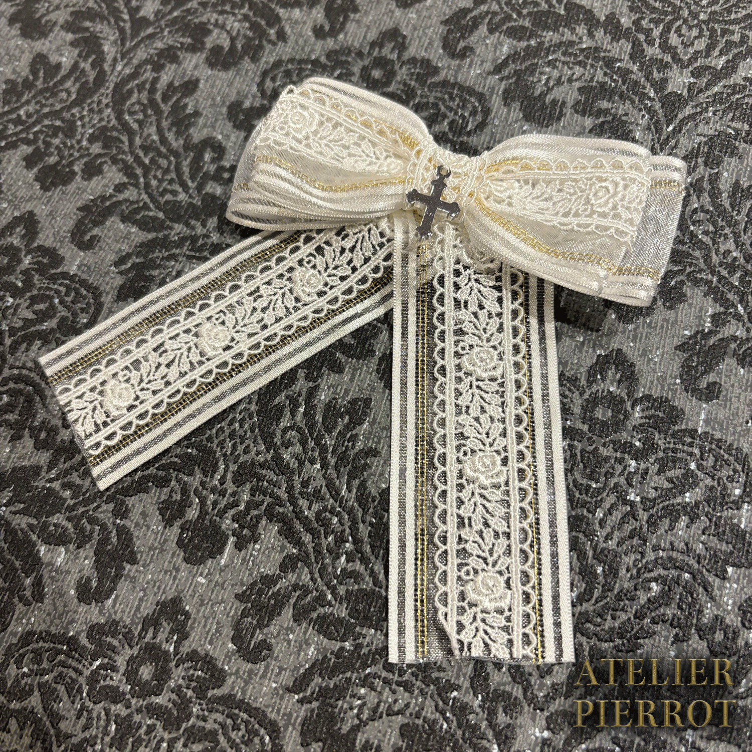 【ATELIER PIERROT】 Ribbon Cross Charm Clips White/ Black