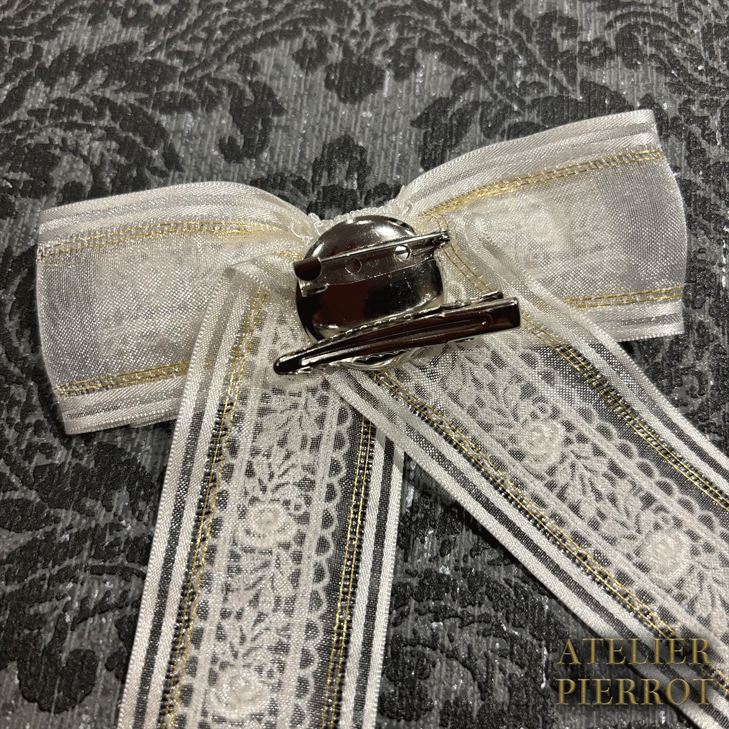 【ATELIER PIERROT】 Ribbon Cross Charm Clips White/ Black