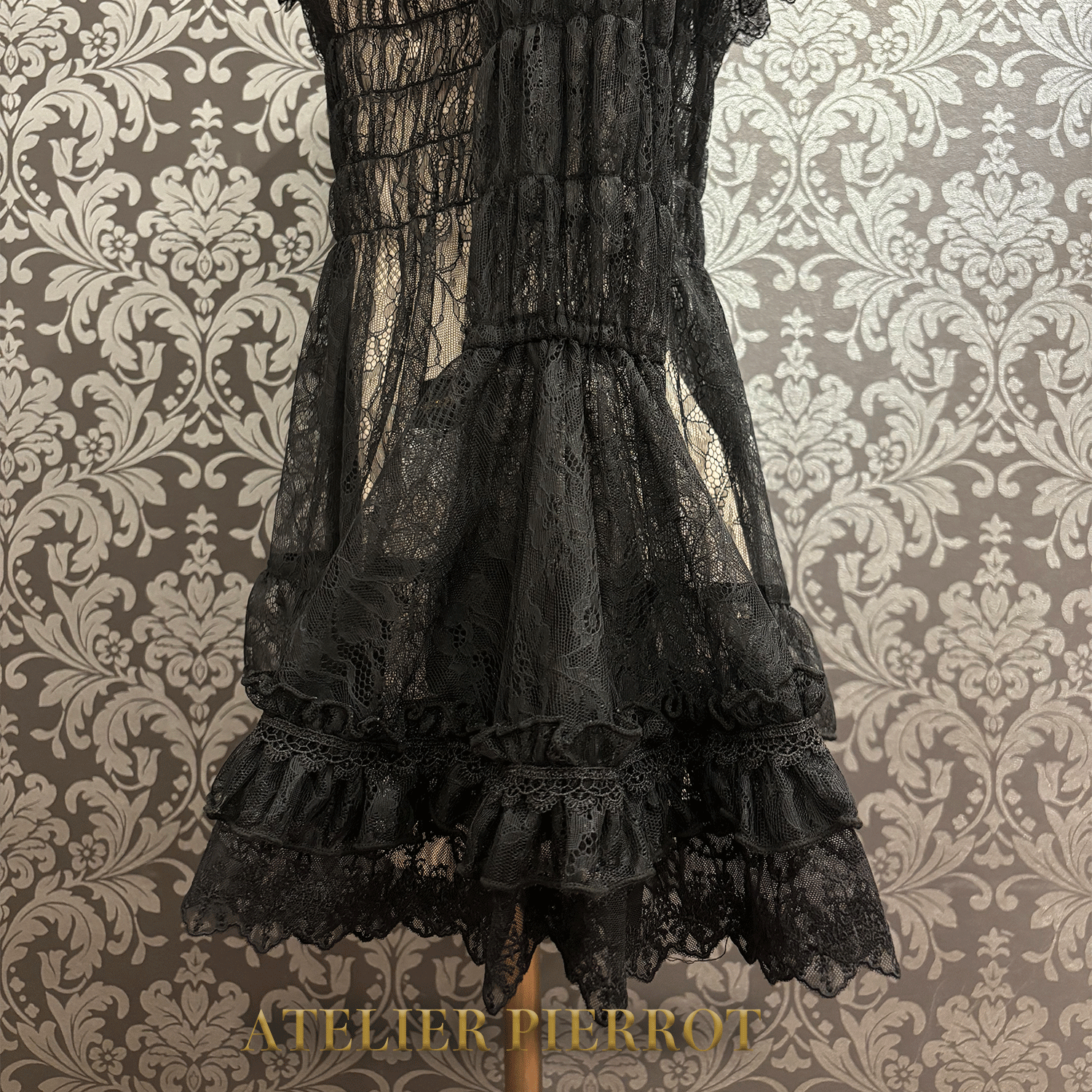 【ATELIER PIERROT】 Shirring princess sleeve blouse-Lace- White/Ivory/Bordeaux/Navy/ Black
