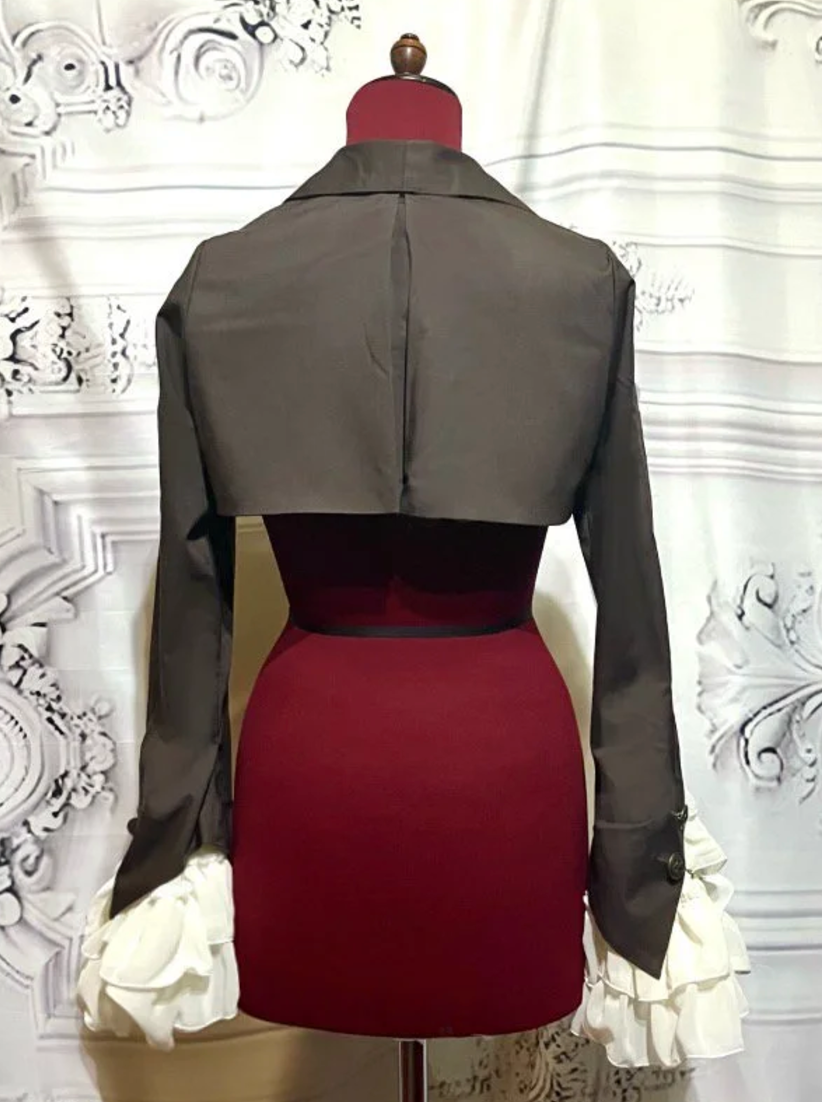 【MARBLE】マーブル エンブレムチェーン付き姫袖ショートジャケット:茶×オフ白フリル