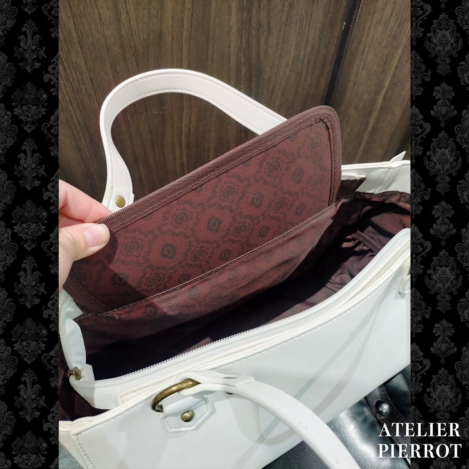 【ATELIER PIERROT】 ★ご予約受付中★ “Secret Reliquary” Lace-Up Bag ホワイト/ブラック×ボルドー/ブラック