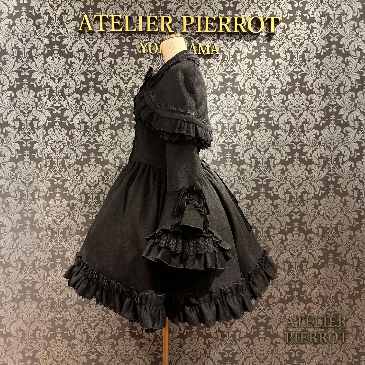 【ATELIER PIERROT】 Fleur d'Hiver Coat White/Bordeaux/Navy/Black★Released from late October to early November★