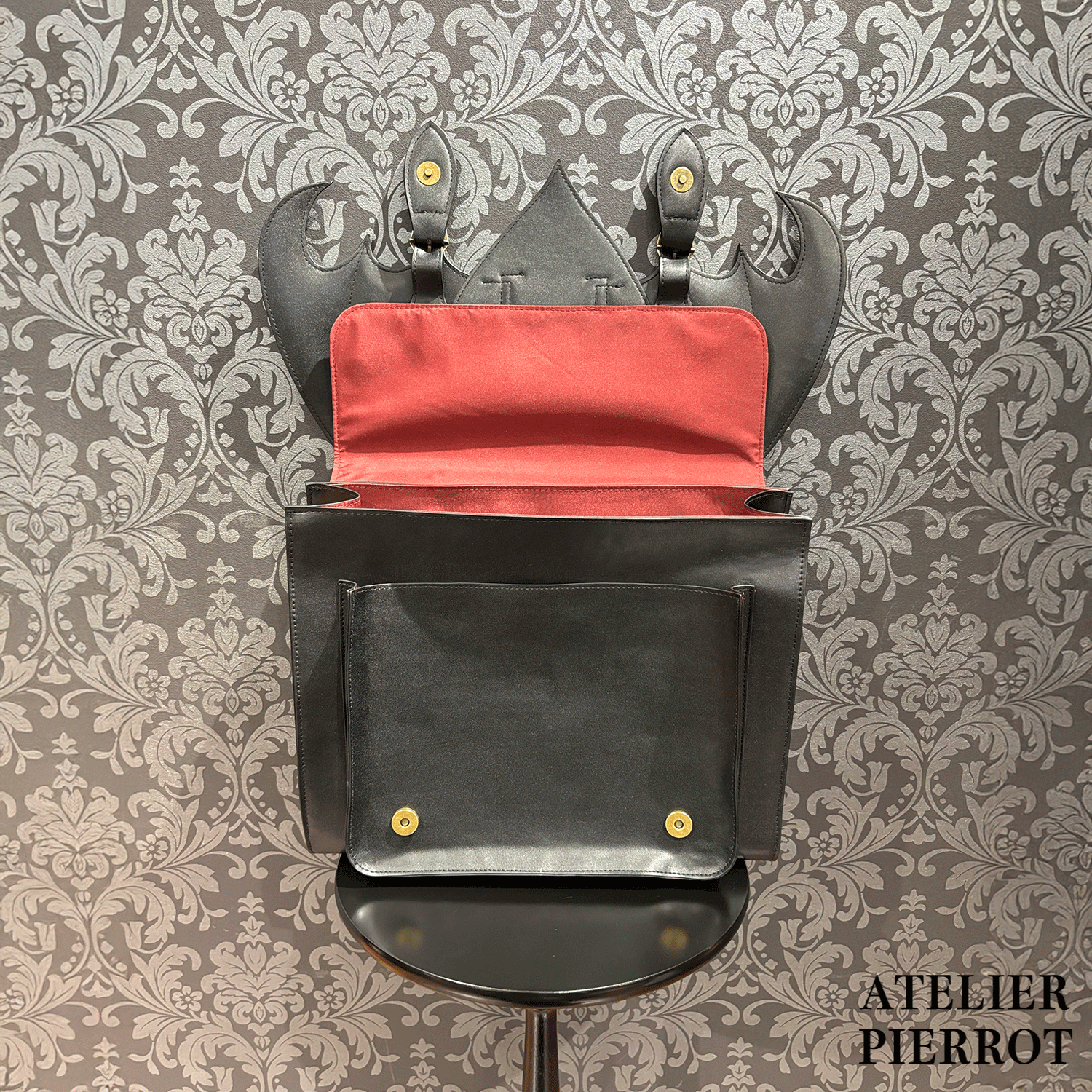 【ATELIER PIERROT】“夜間墳墓” Batwing Satchel Bordeaux/Navy/Black