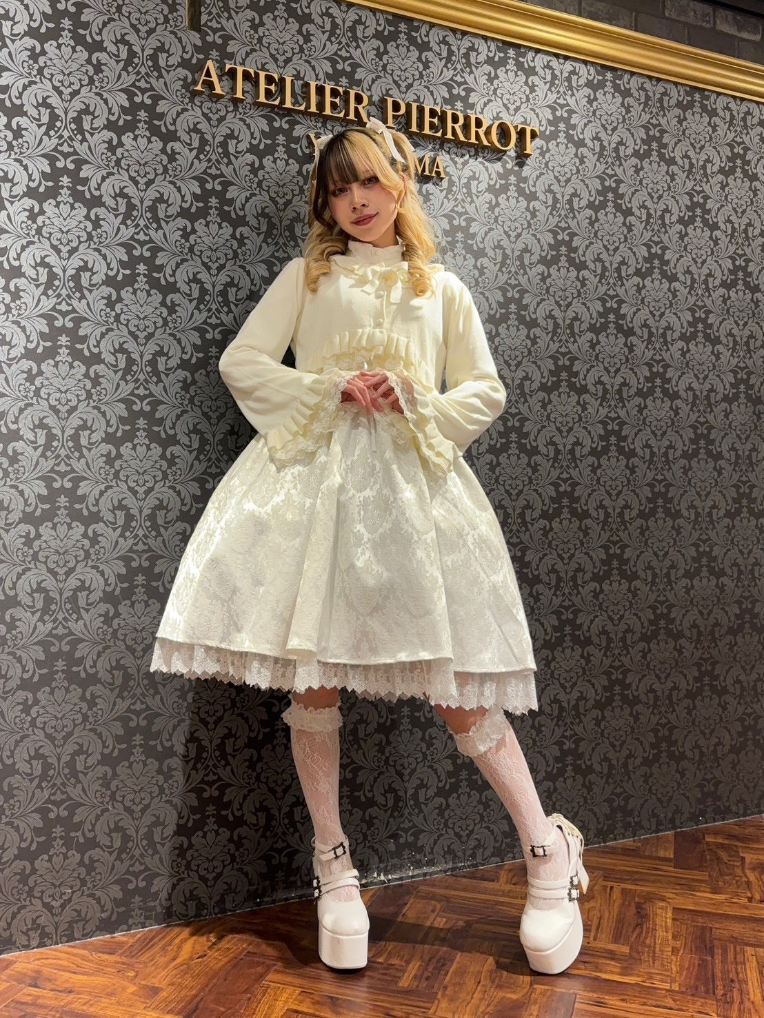 【ATELIER PIERROT】 Rose Waltz Cardigan アイボリー/ワイン/ブラック