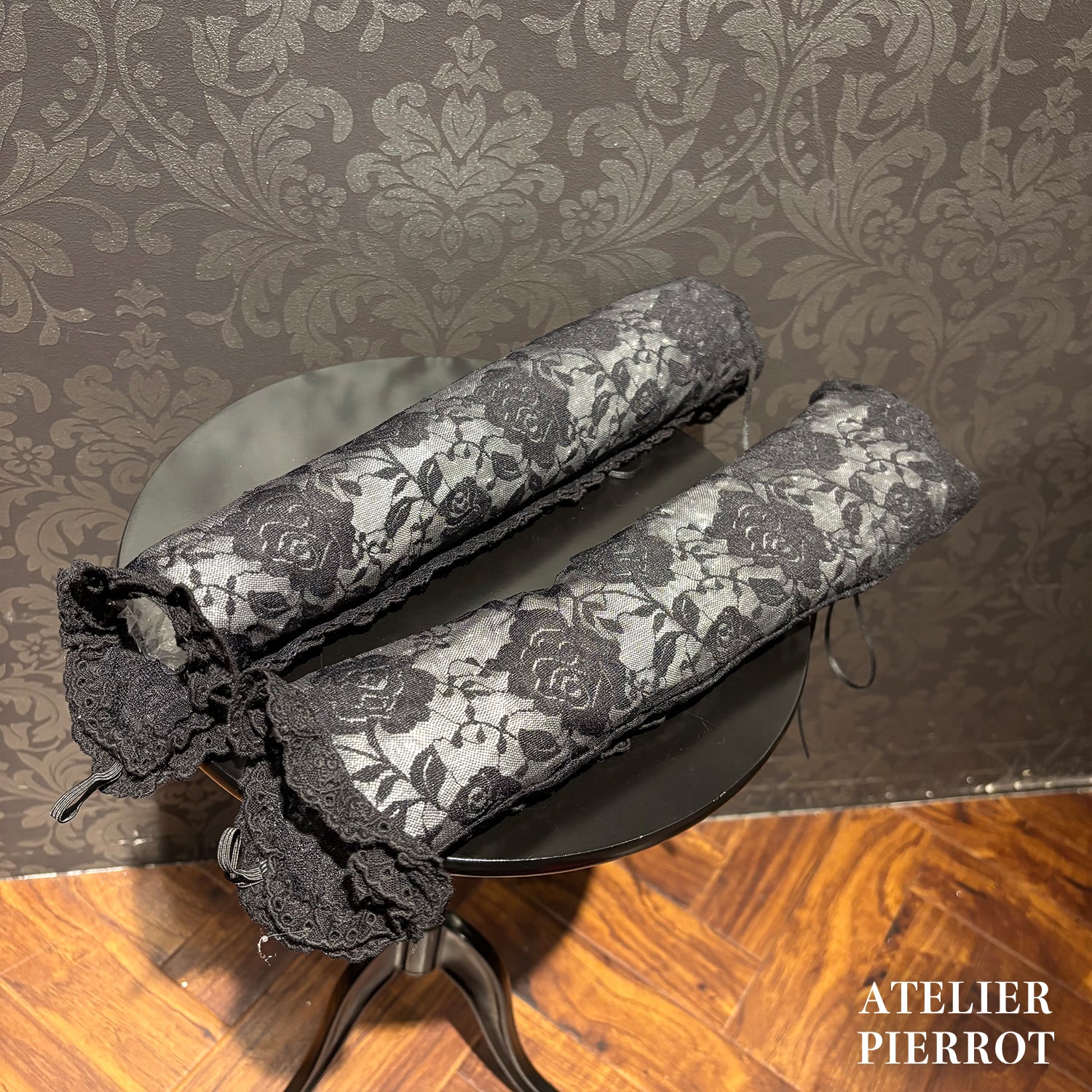 【ATELIER PIERROT】 ★Jetzt Reservierungen entgegennehmen★ Heilige SchnürhandschuheWhite/Black