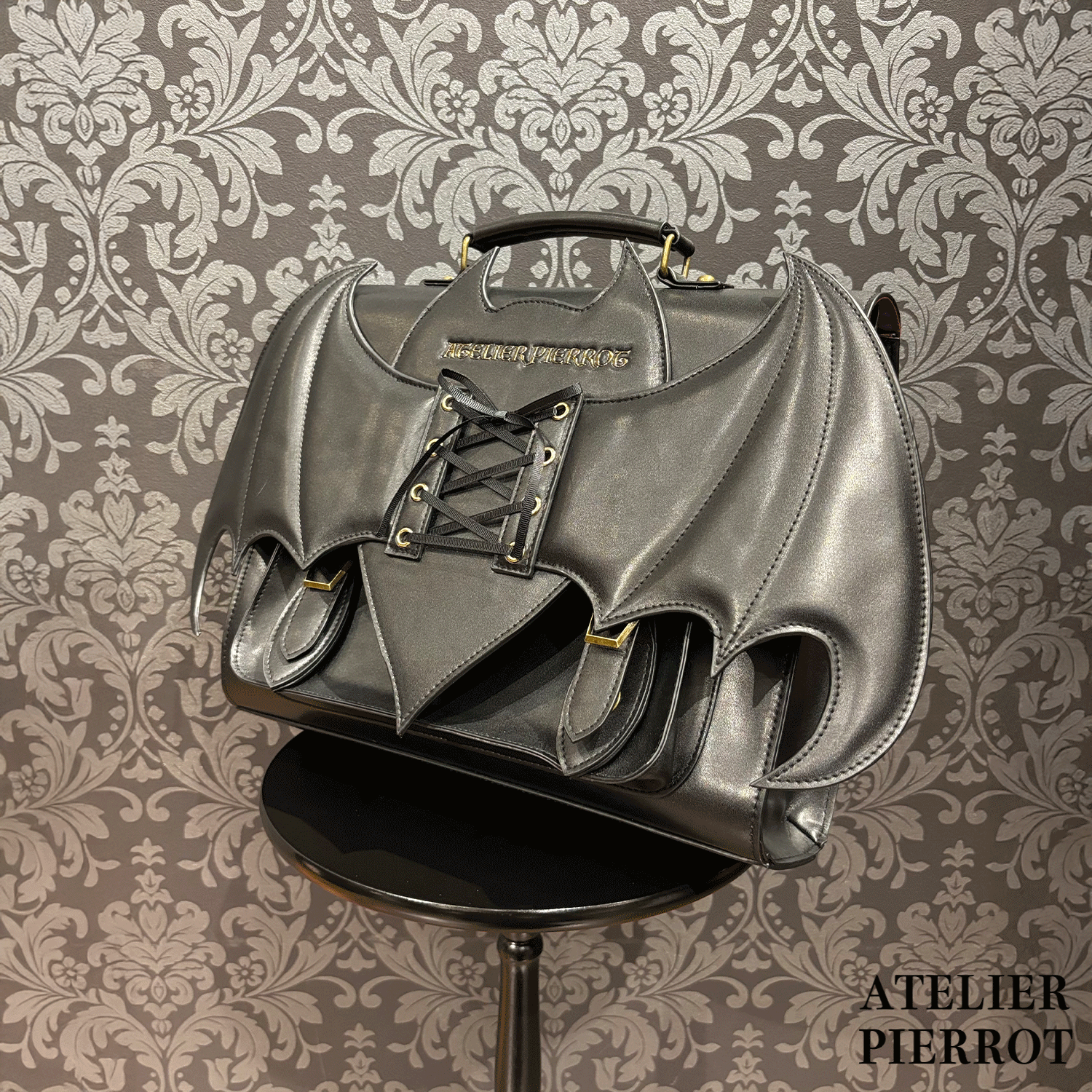 【ATELIER PIERROT】“夜間墳墓” Batwing Satchel Bordeaux/Navy/Black