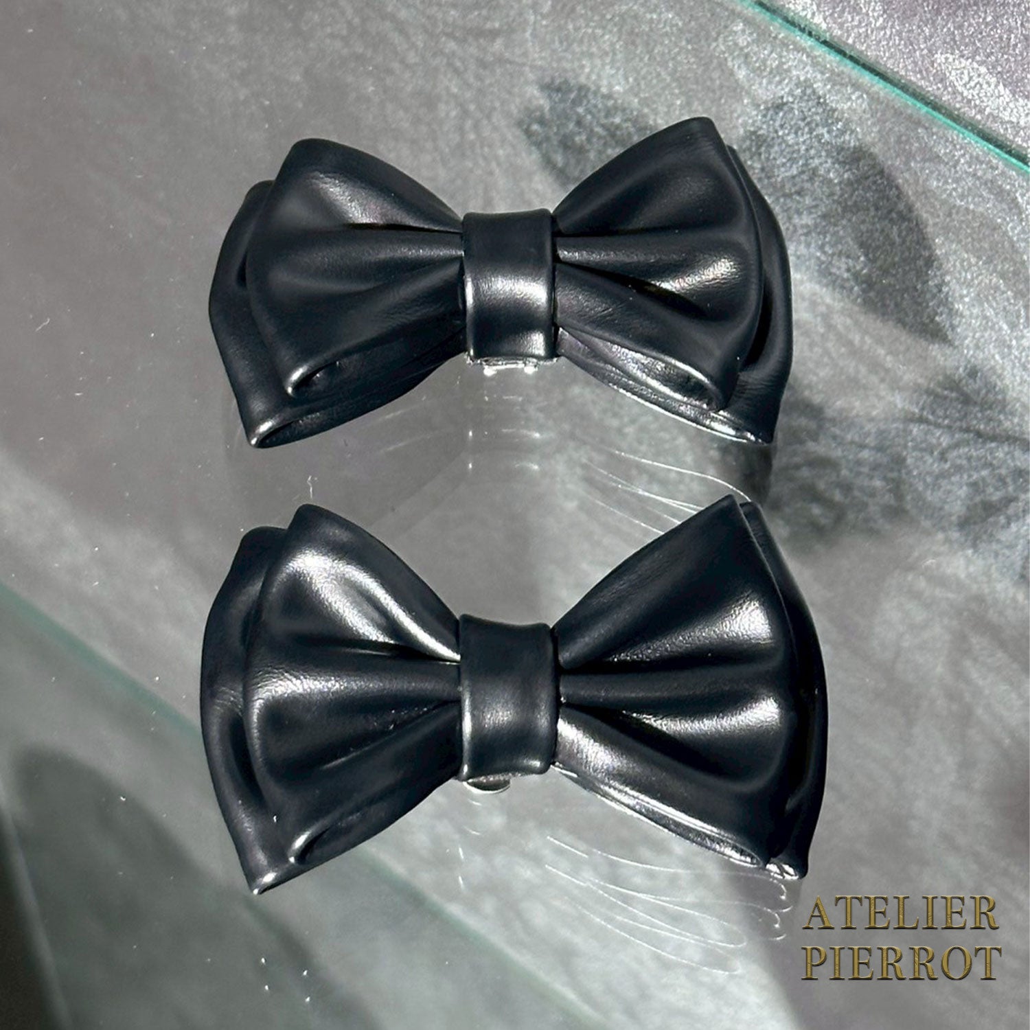 【ATELIER PIERROT】 Chunky Frilled Ribbon Boots ホワイト/ブラック S /M /L/XL★紅白限定セール10%OFF!!1/20(火)まで★