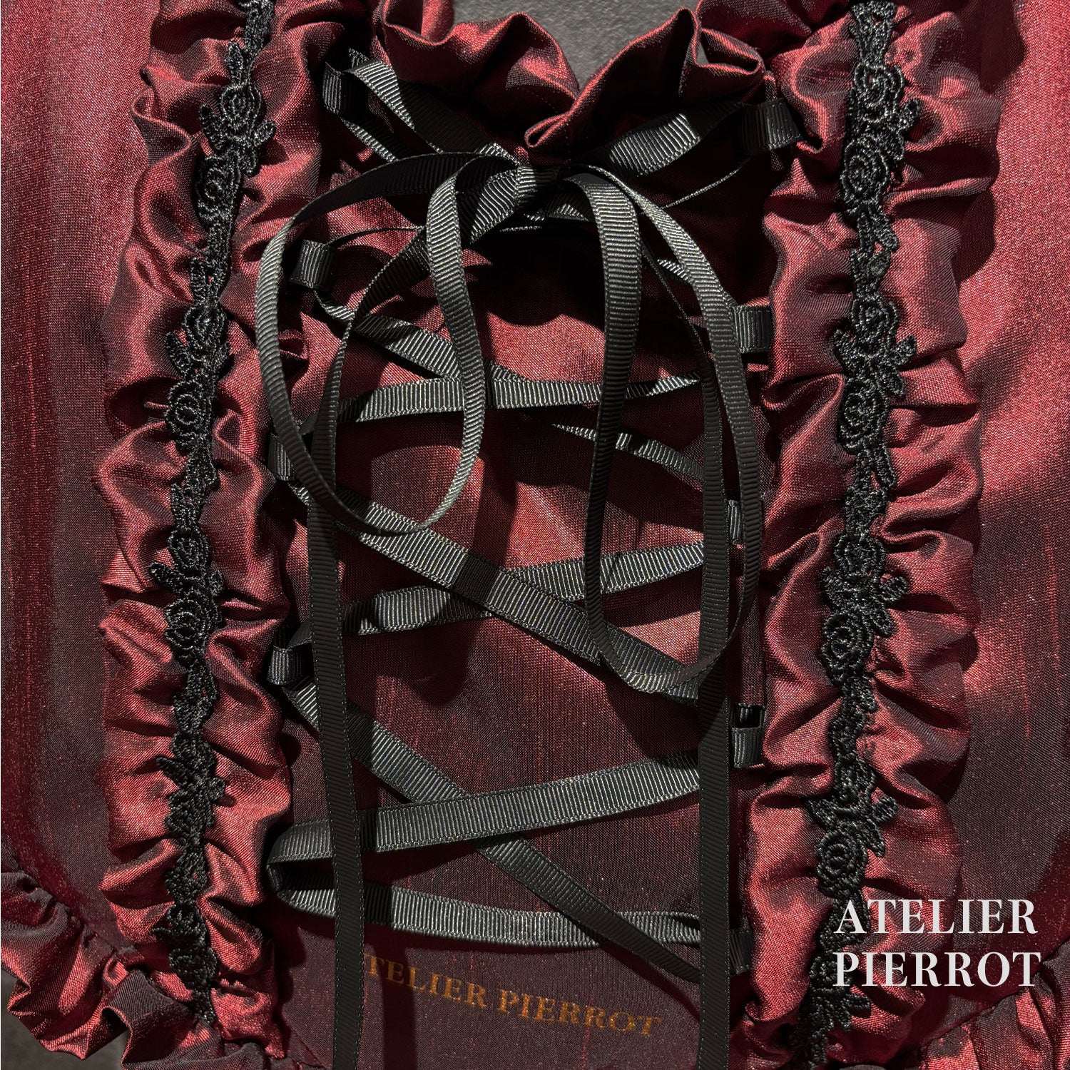 【ATELIER PIERROT】 Lace up Ribbon Heart Bag ボルドー/ブラック×ホワイト/ブラック