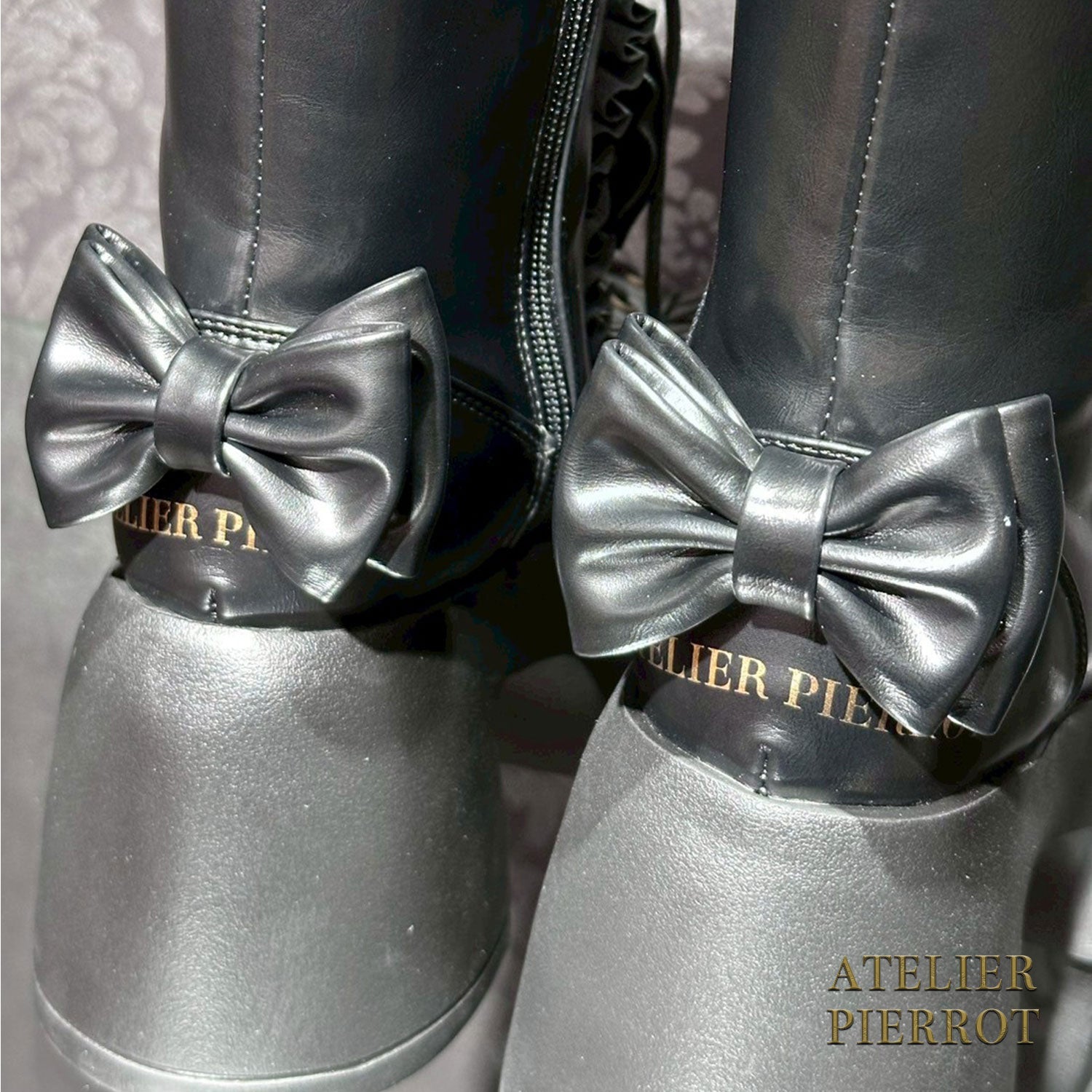【ATELIER PIERROT】 Chunky Frilled Ribbon Boots ホワイト/ブラック S /M /L/XL★紅白限定セール10%OFF!!1/20(火)まで★
