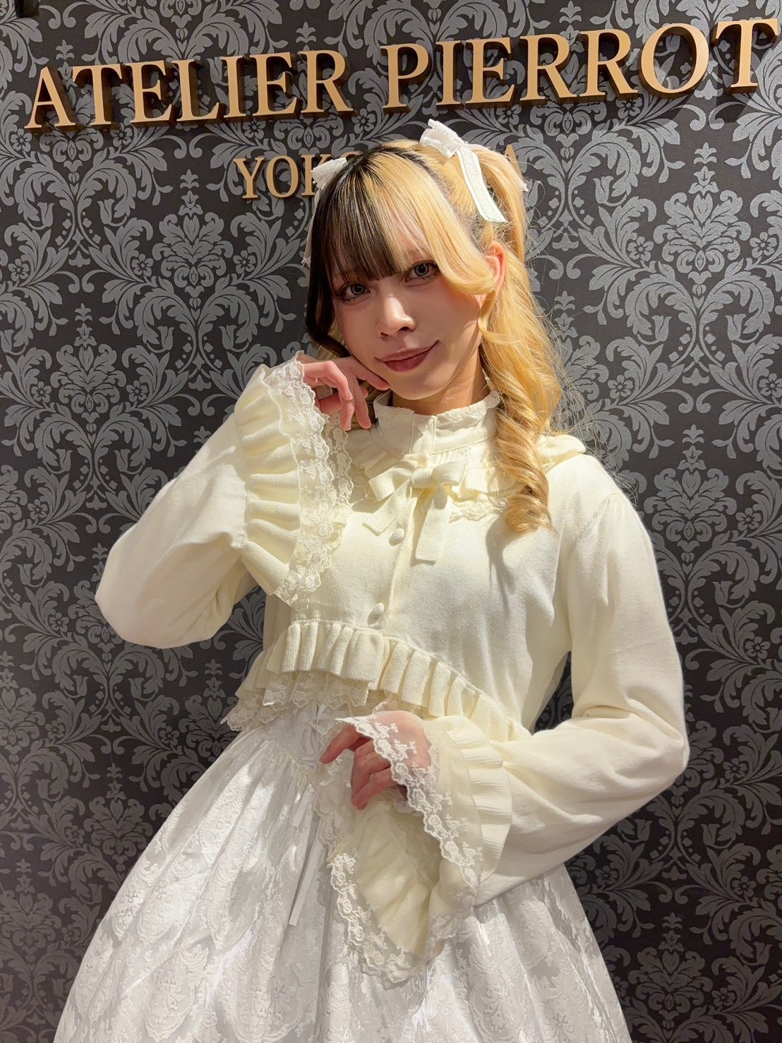 【ATELIER PIERROT】 Rose Waltz Cardigan アイボリー/ワイン/ブラック