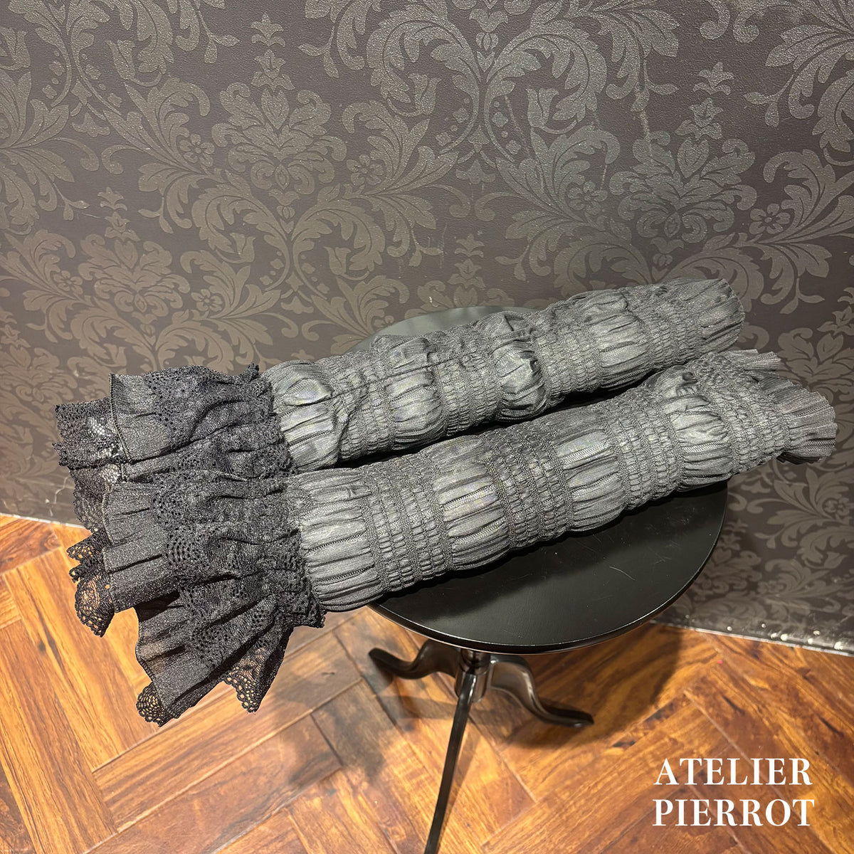 【ATELIER PIERROT】 ★ご予約受付中★ Oleander Arm Covers ホワイト/ブラック