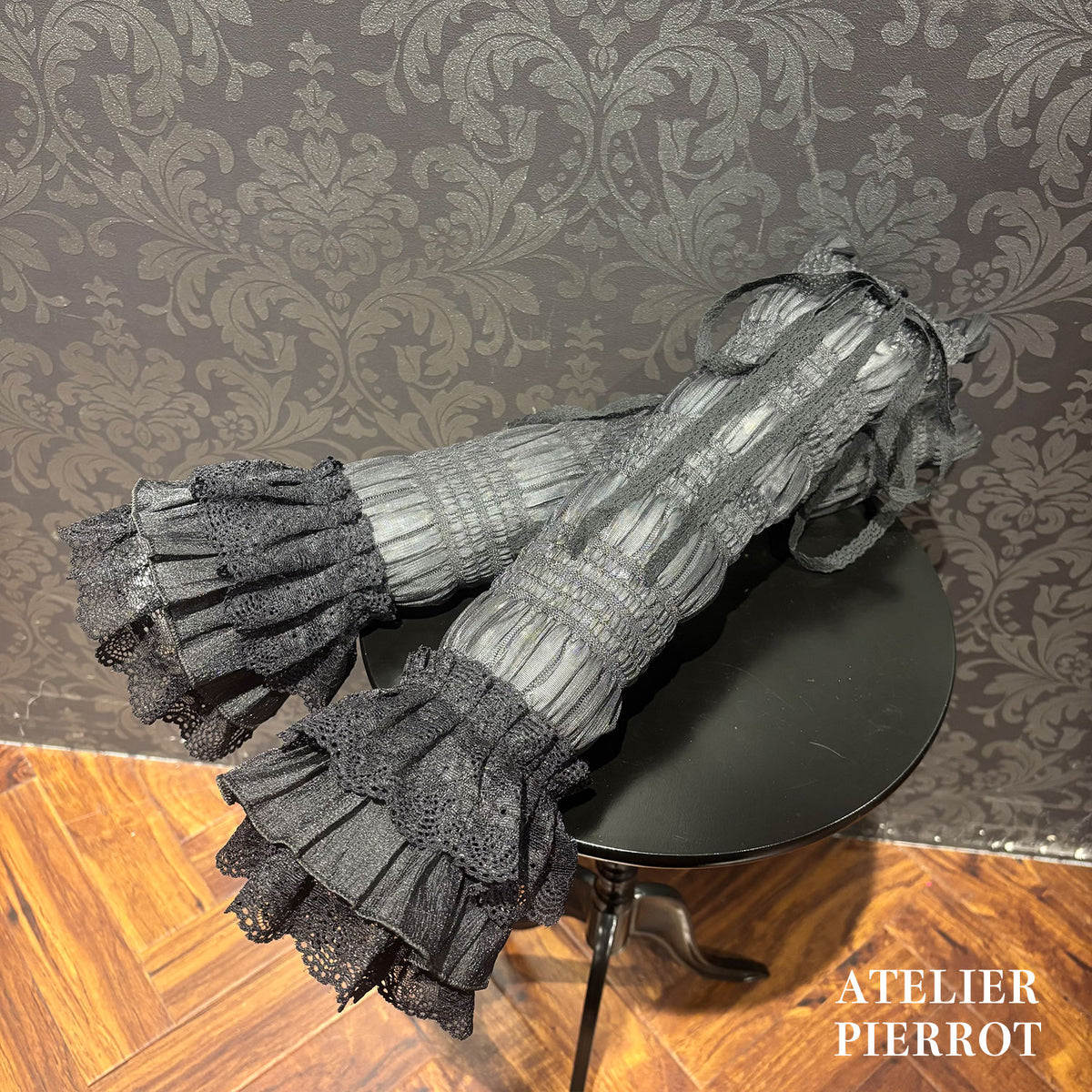 【ATELIER PIERROT】 ★ご予約受付中★ Oleander Arm Covers ホワイト/ブラック