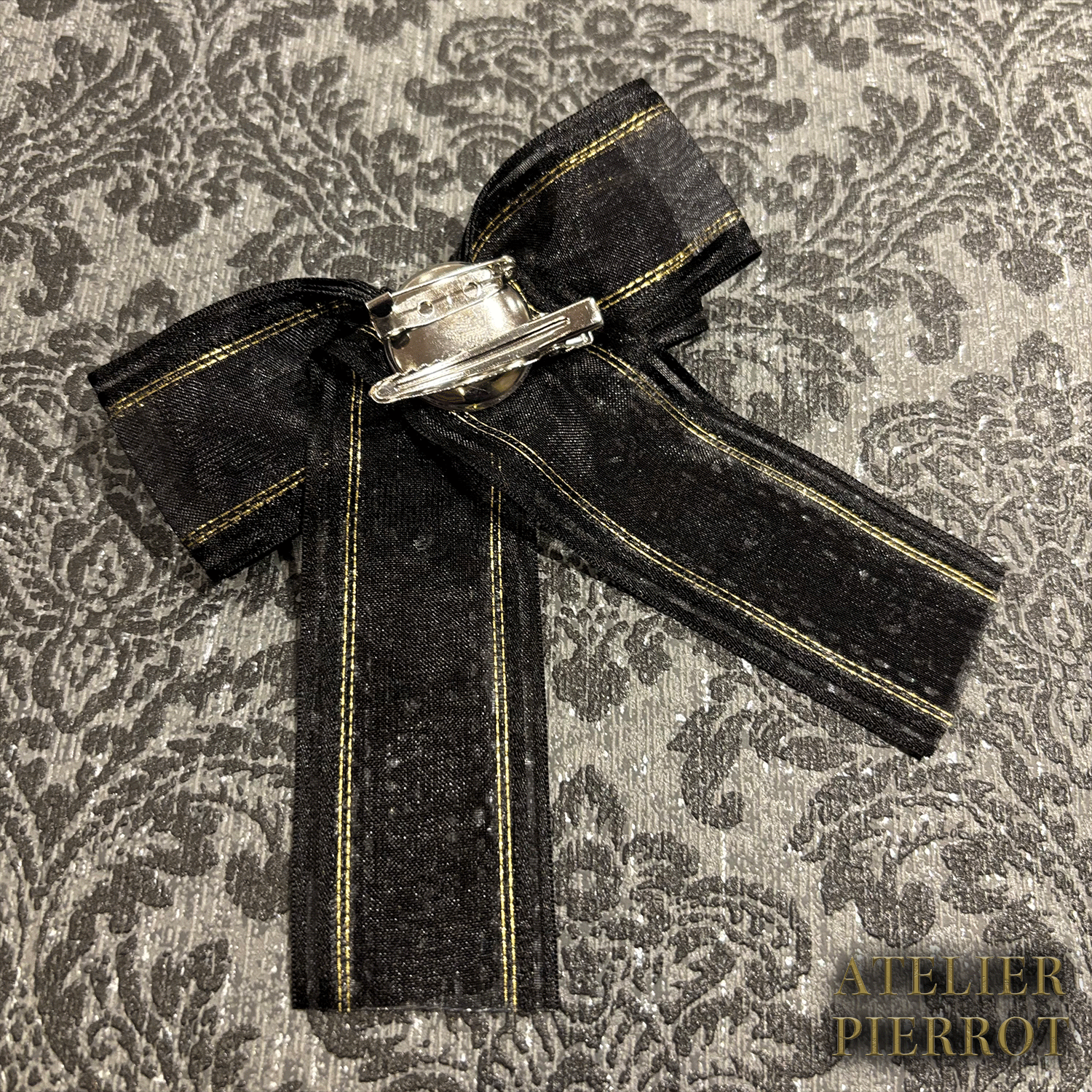 【ATELIER PIERROT】 Ribbon Cross Charm Clips White/ Black