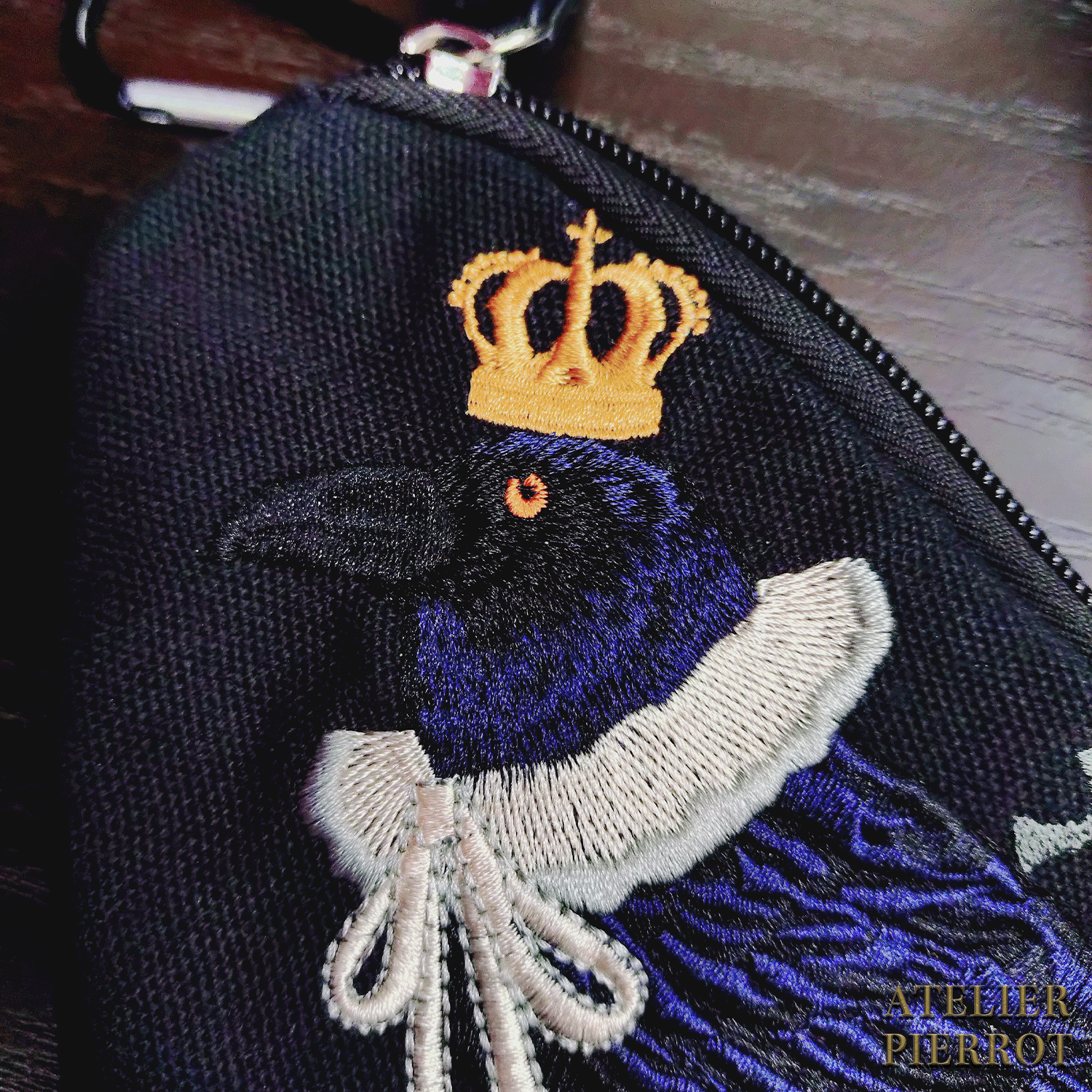 【ATELIER PIERROT“Nocturnal Grave” Corvin Pouch紫色/黑色