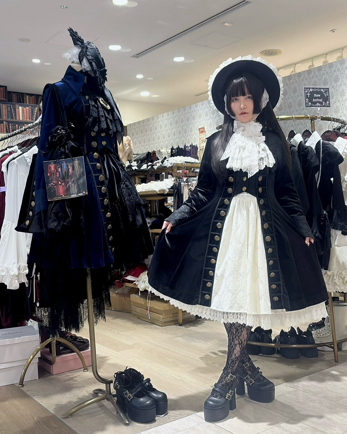 【ATELIER PIERROT】 「 イノサン 」 ロングジャケット 赤 ( 刺繍あり ) /青( 刺繍なし ) /黒 ( 刺繍なし )