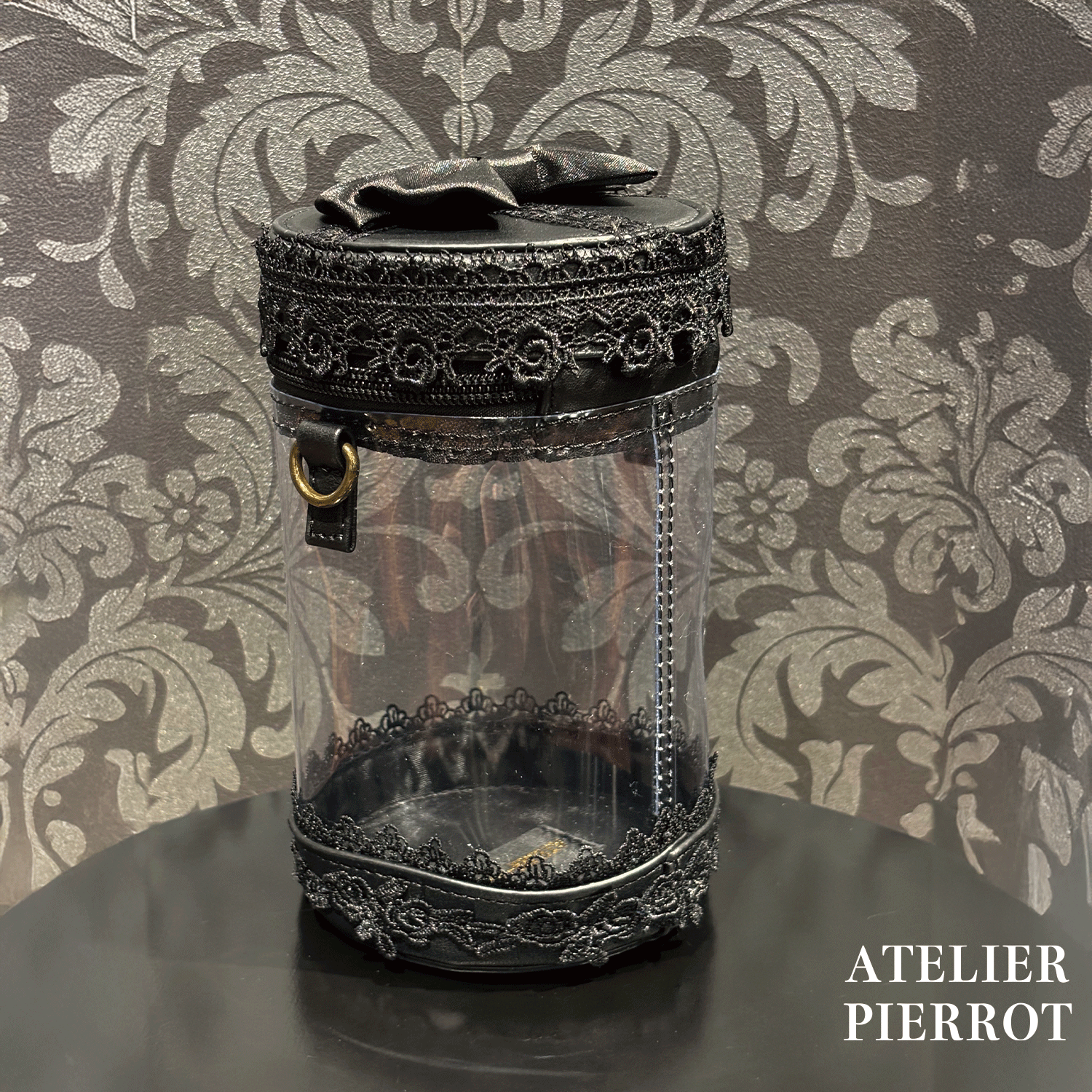 【ATELIER PIERROT】 “Throne” Doll Pouch ホワイト/ボルドー/ブラック ★11月中旬〜下旬発売★