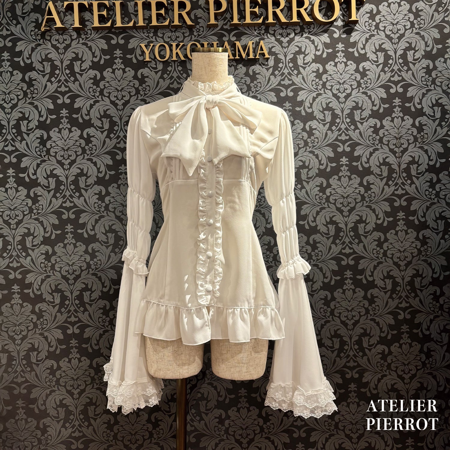 【ATELIER PIERROT】Stand Collar Princess Sleeve Blouse White/Black